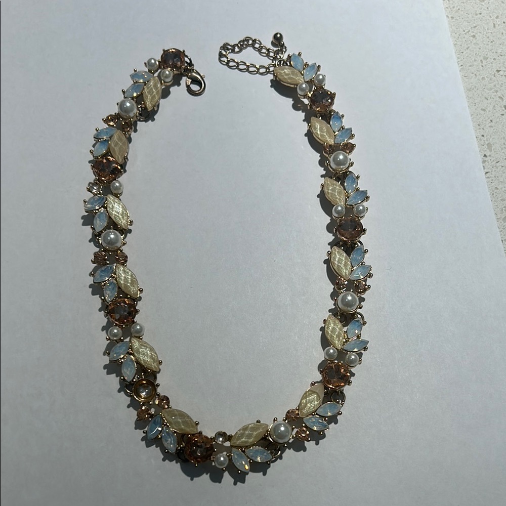 Elegant Gold and White Women's Necklace
